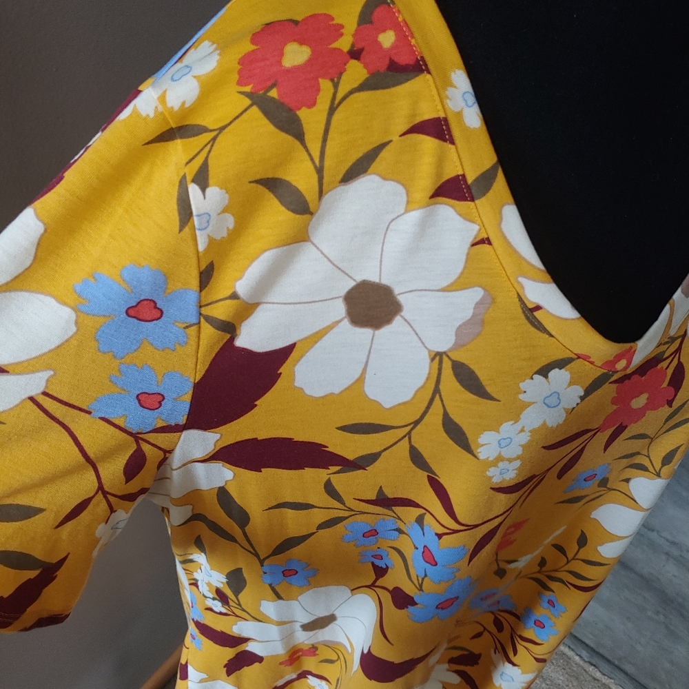 Lularoe iris tunic - Picture 4 of 4